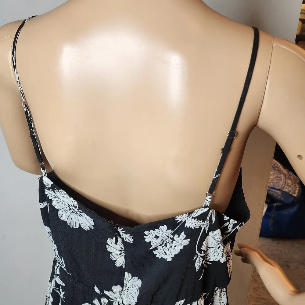 J. Crew midi dress. Ruffle hem. Black white floral. Size 12P - Picture 6 of 15